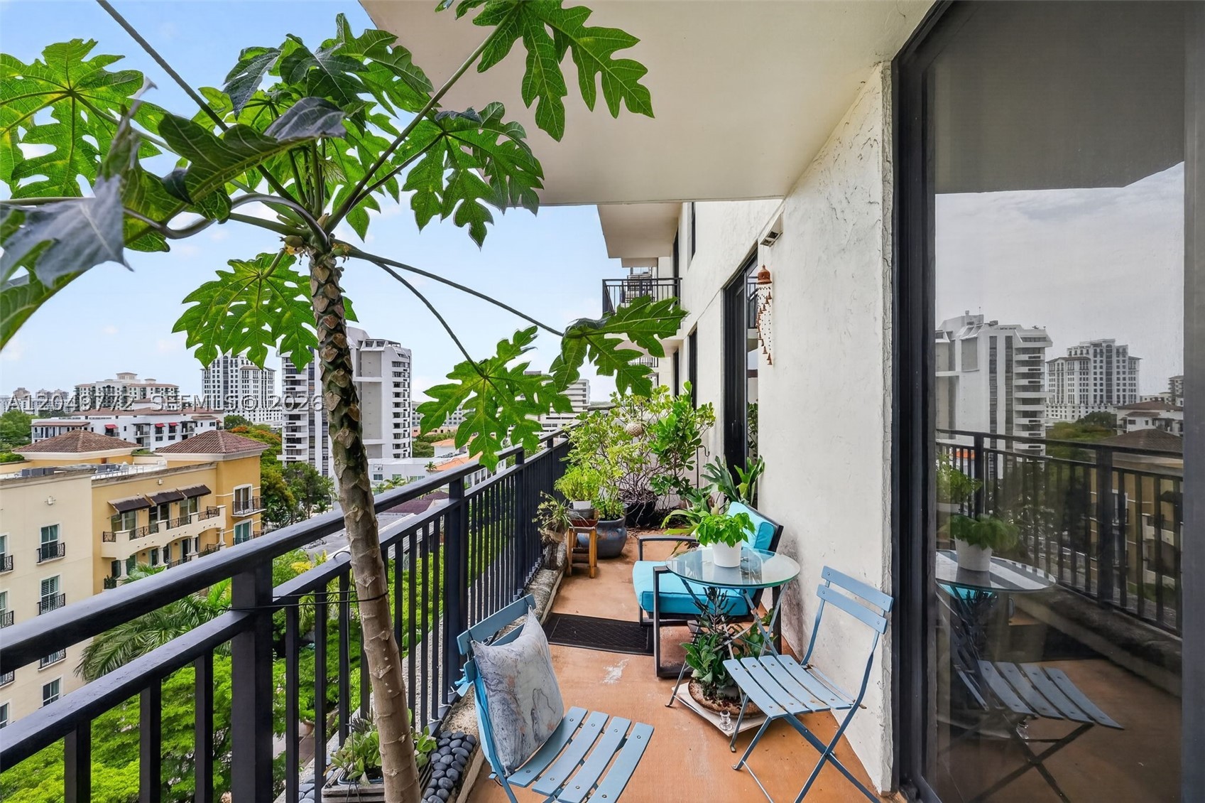 PUERTA DE PALMAS CONDO - Residential