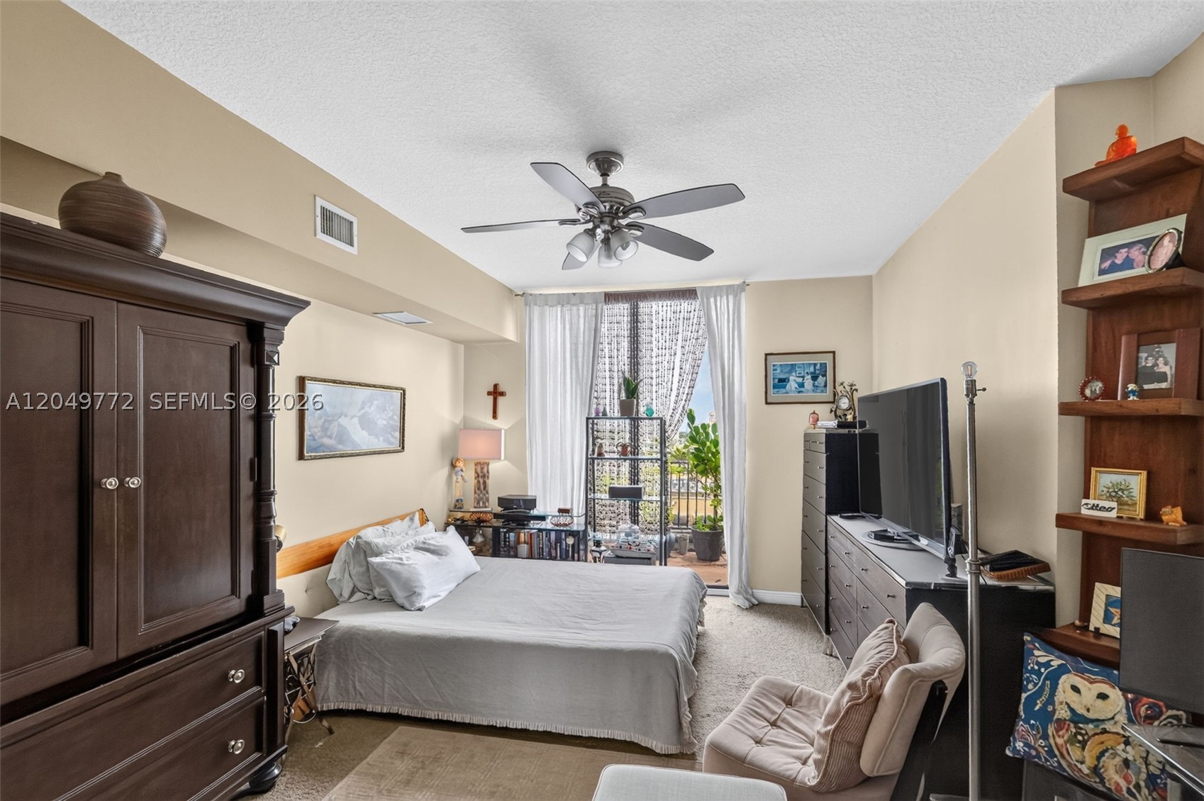 PUERTA DE PALMAS CONDO - Residential