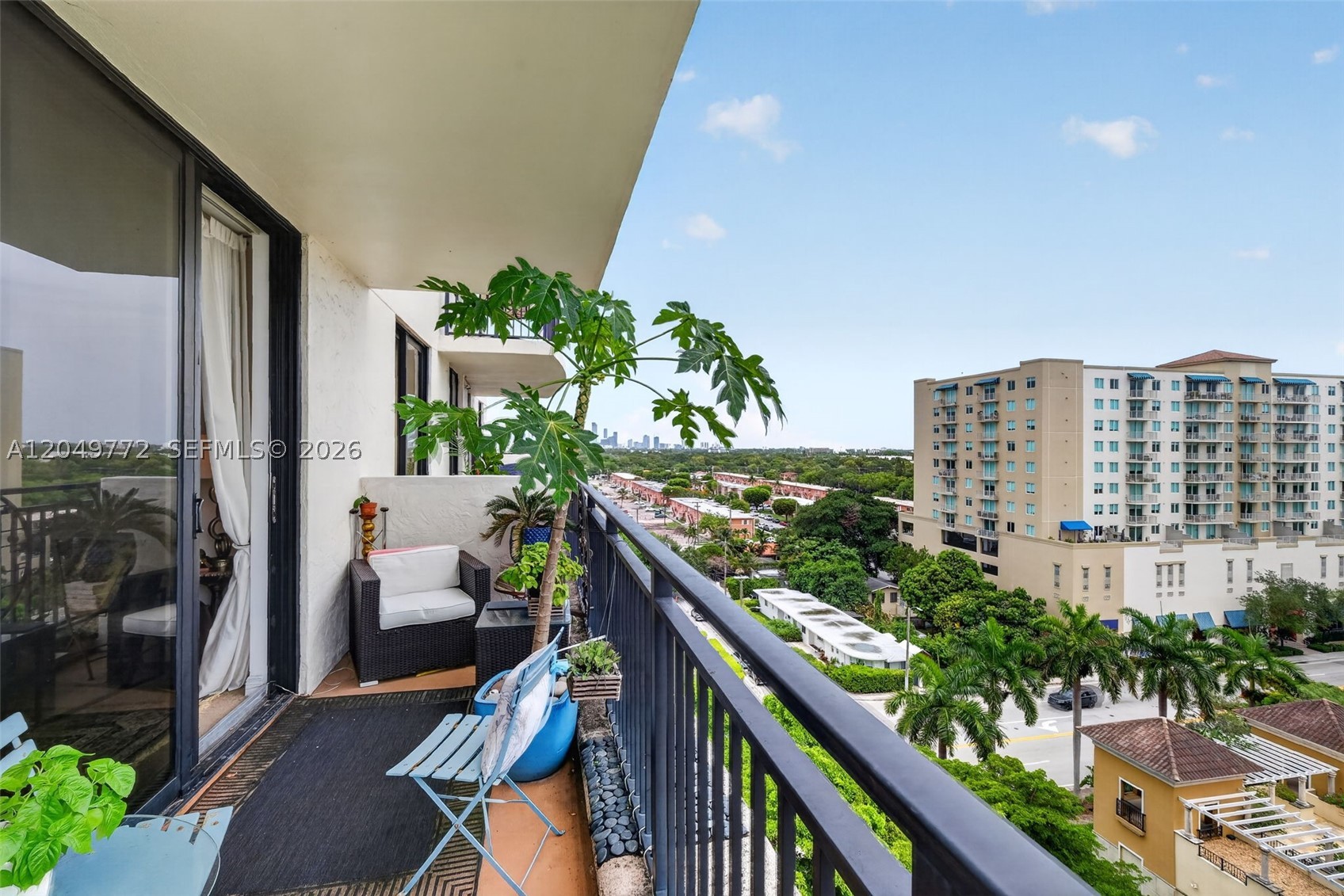 PUERTA DE PALMAS CONDO - Residential