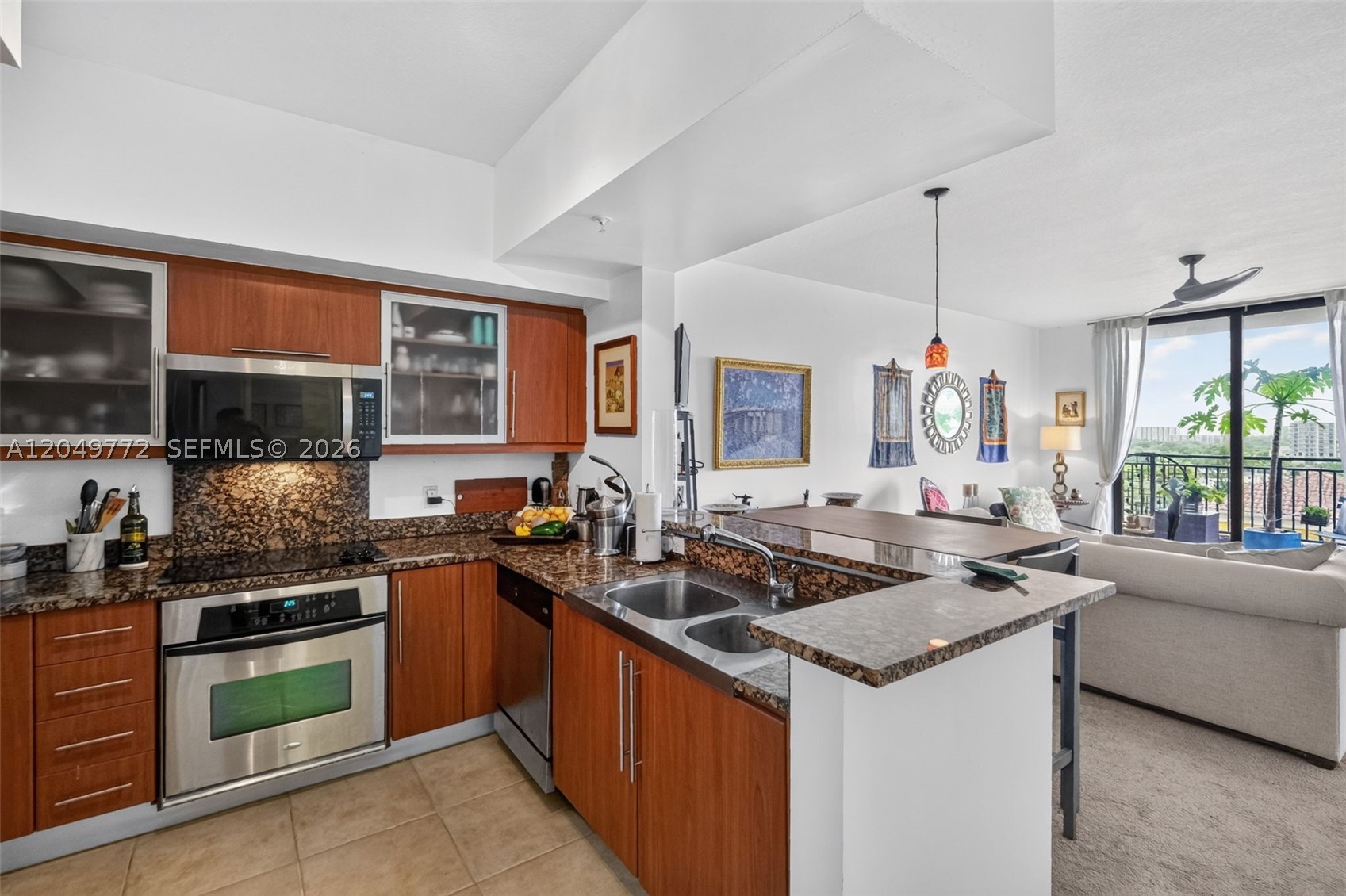 PUERTA DE PALMAS CONDO - Residential