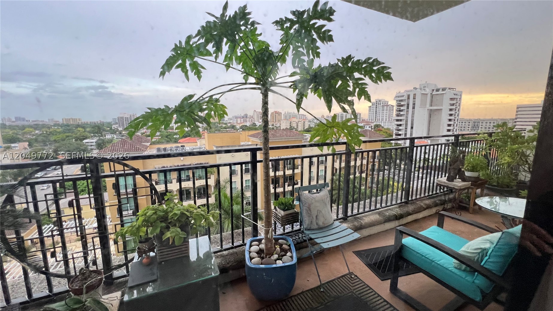 PUERTA DE PALMAS CONDO - Residential