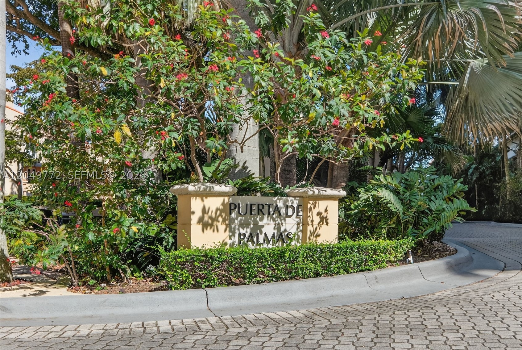 PUERTA DE PALMAS CONDO - Residential