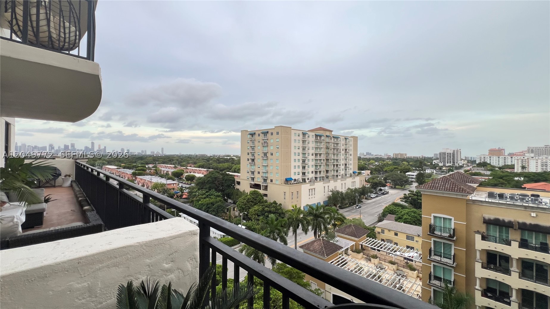 PUERTA DE PALMAS CONDO - Residential