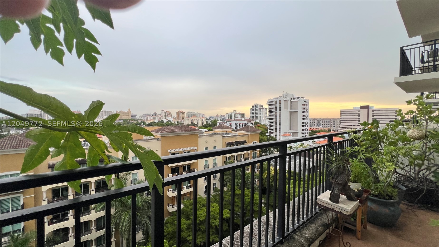 PUERTA DE PALMAS CONDO - Residential
