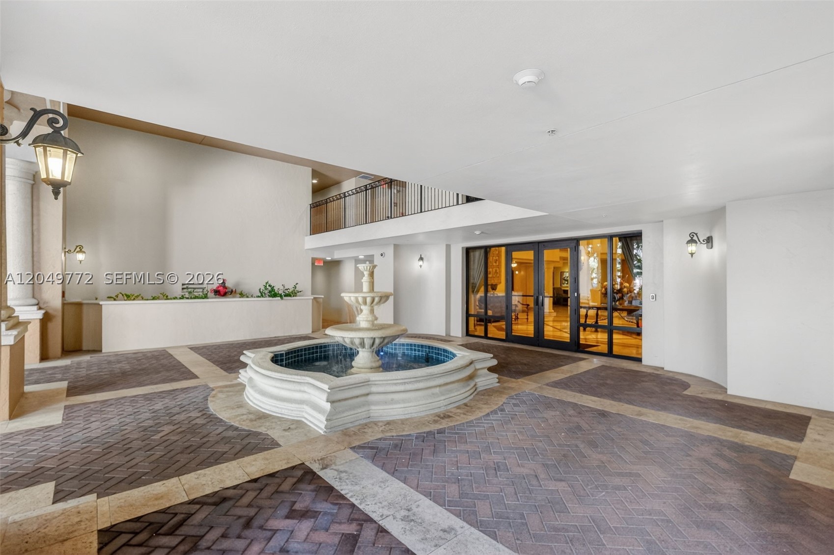 PUERTA DE PALMAS CONDO - Residential