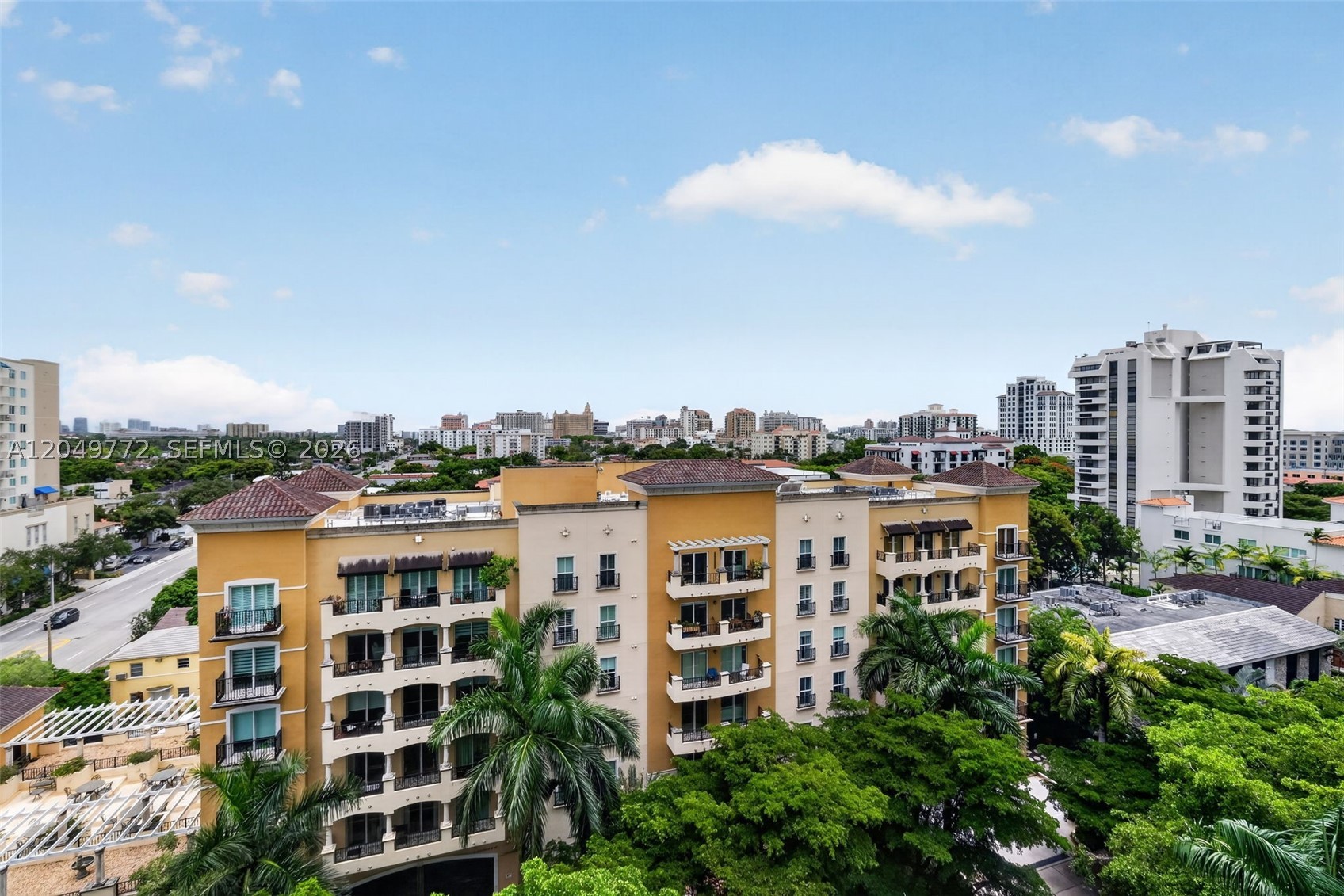 PUERTA DE PALMAS CONDO - Residential