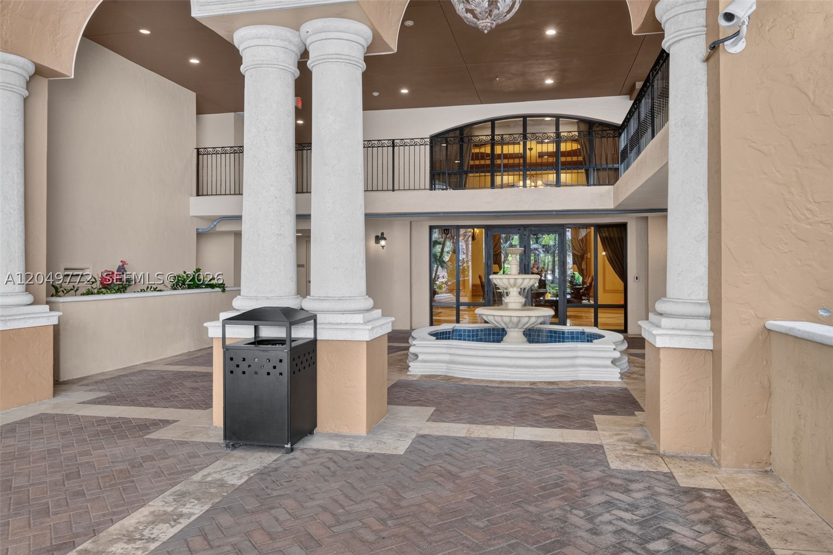 PUERTA DE PALMAS CONDO - Residential