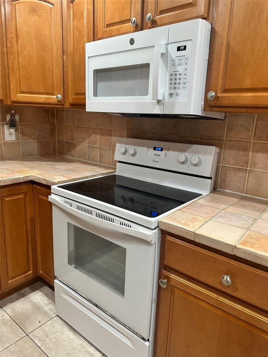 KINGS COURT WEST - Residential Lease