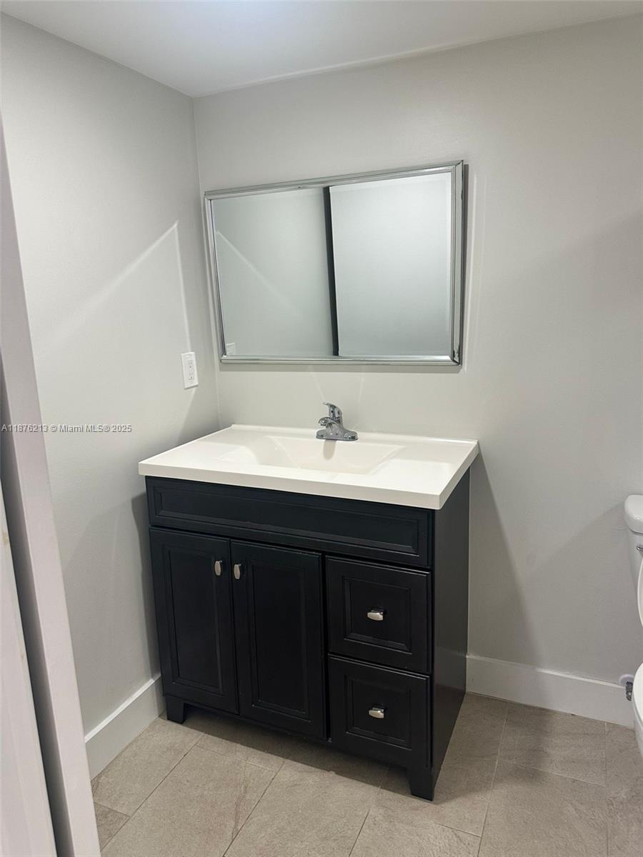 KINGS COURT WEST - Residential Lease