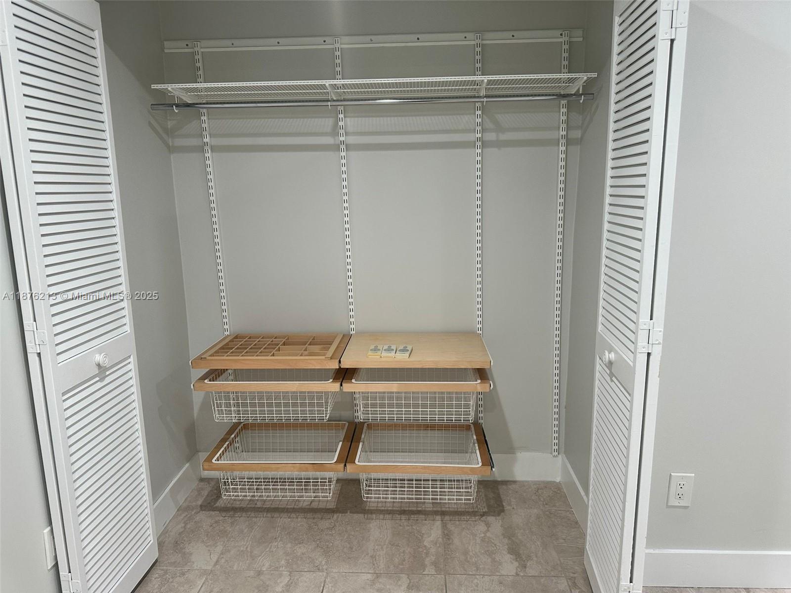 KINGS COURT WEST - Residential Lease