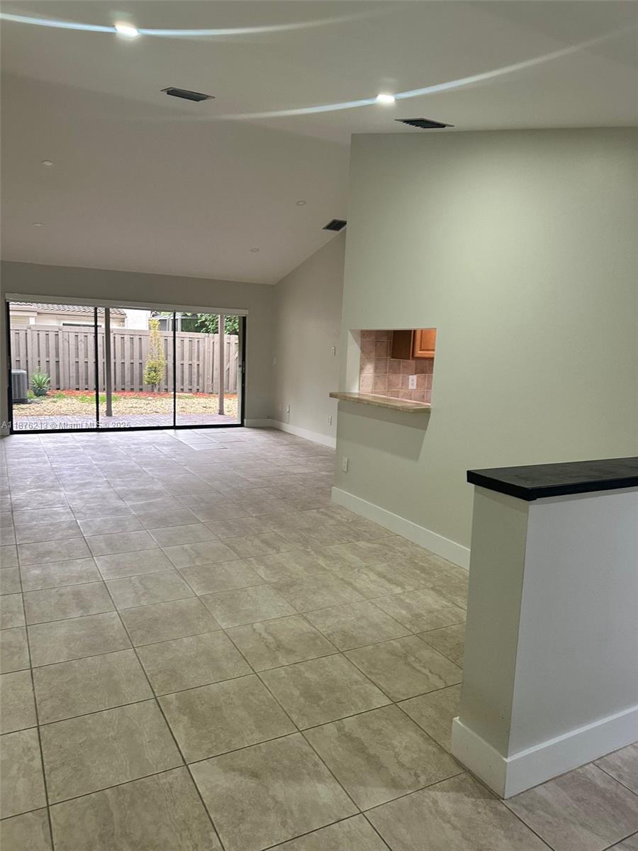 KINGS COURT WEST - Residential Lease