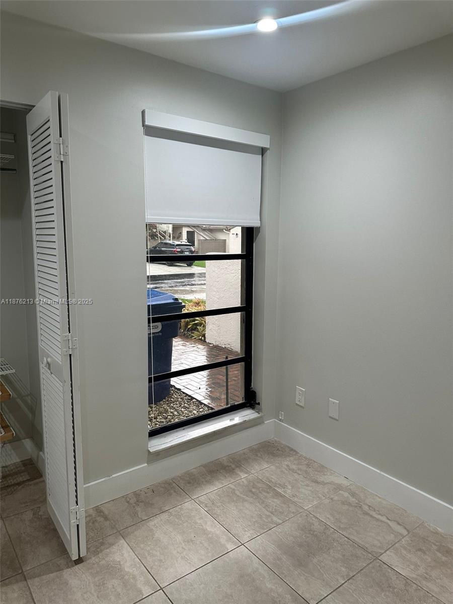 KINGS COURT WEST - Residential Lease