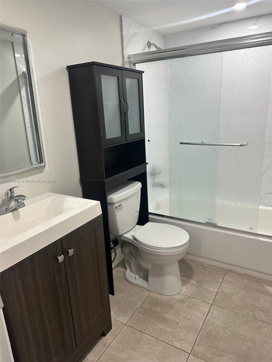 KINGS COURT WEST - Residential Lease