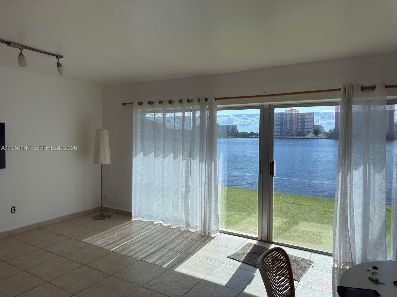 Waterfront Villas Skylake - Residential