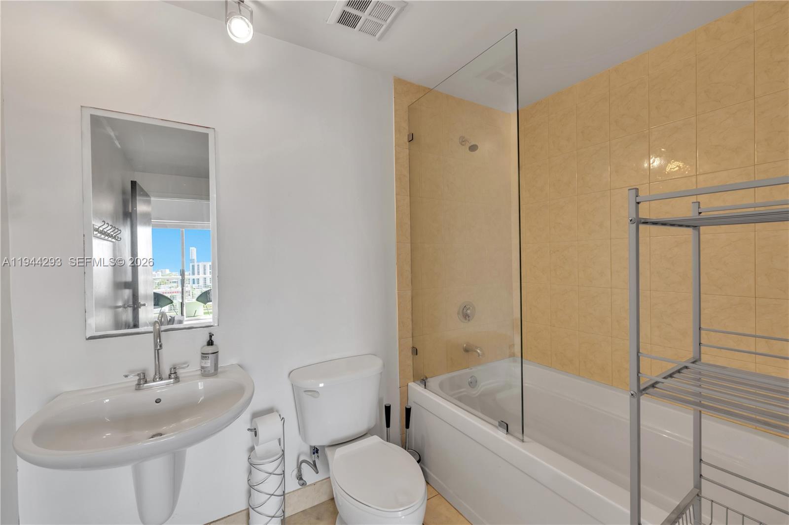 NEO CONDO - Residential