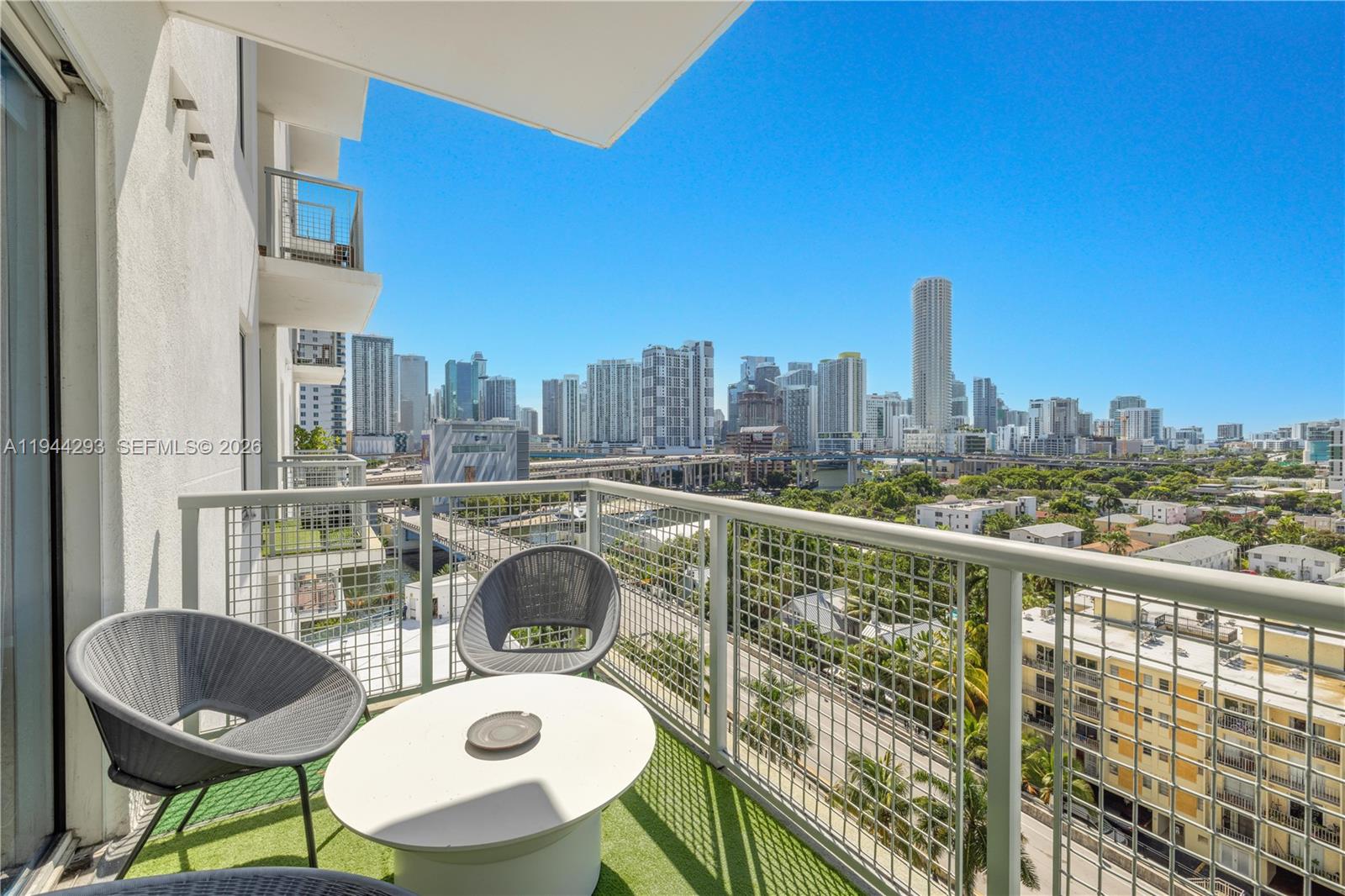 NEO CONDO - Residential