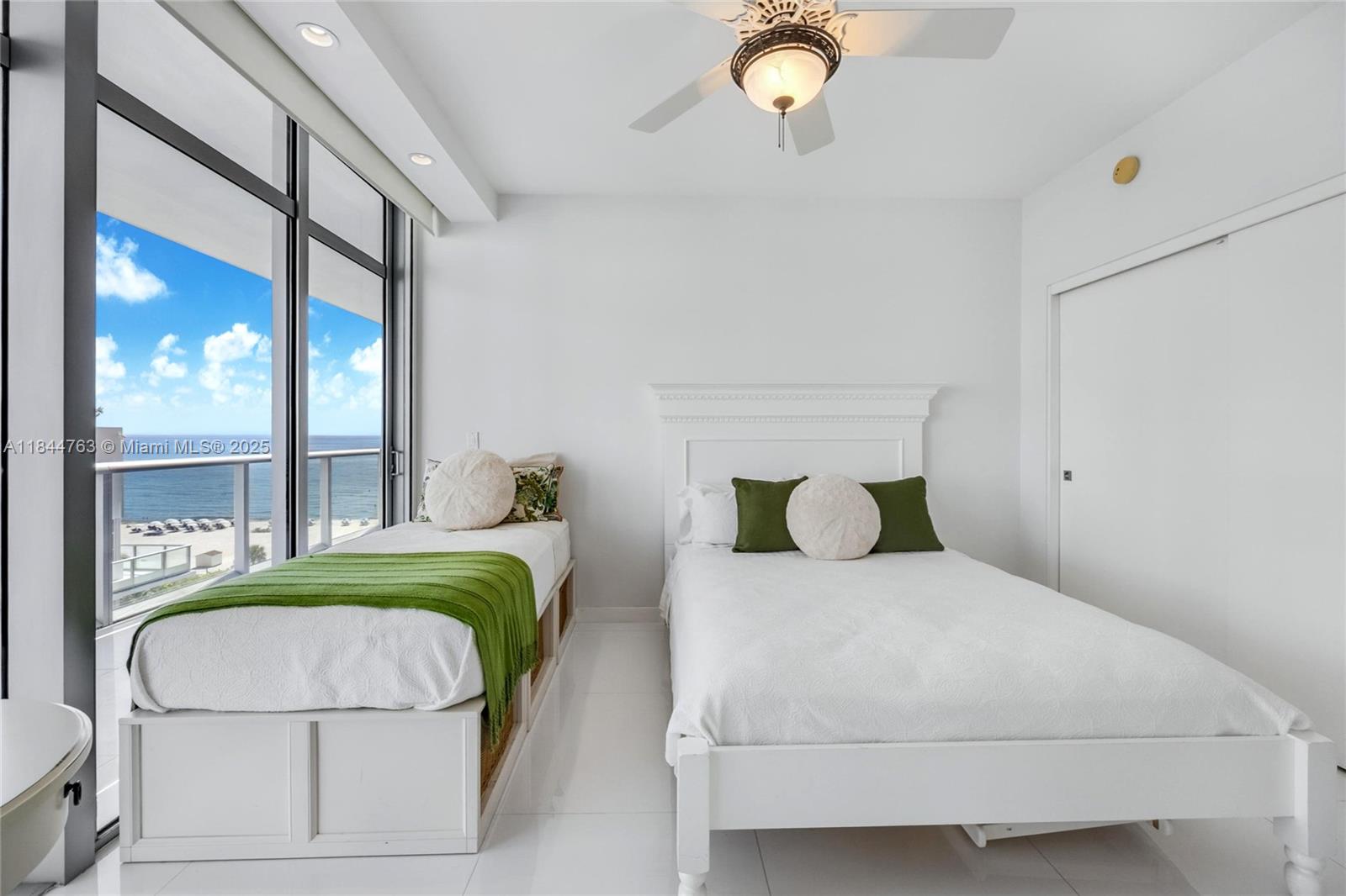 THE CARIBBEAN CONDO - Residential