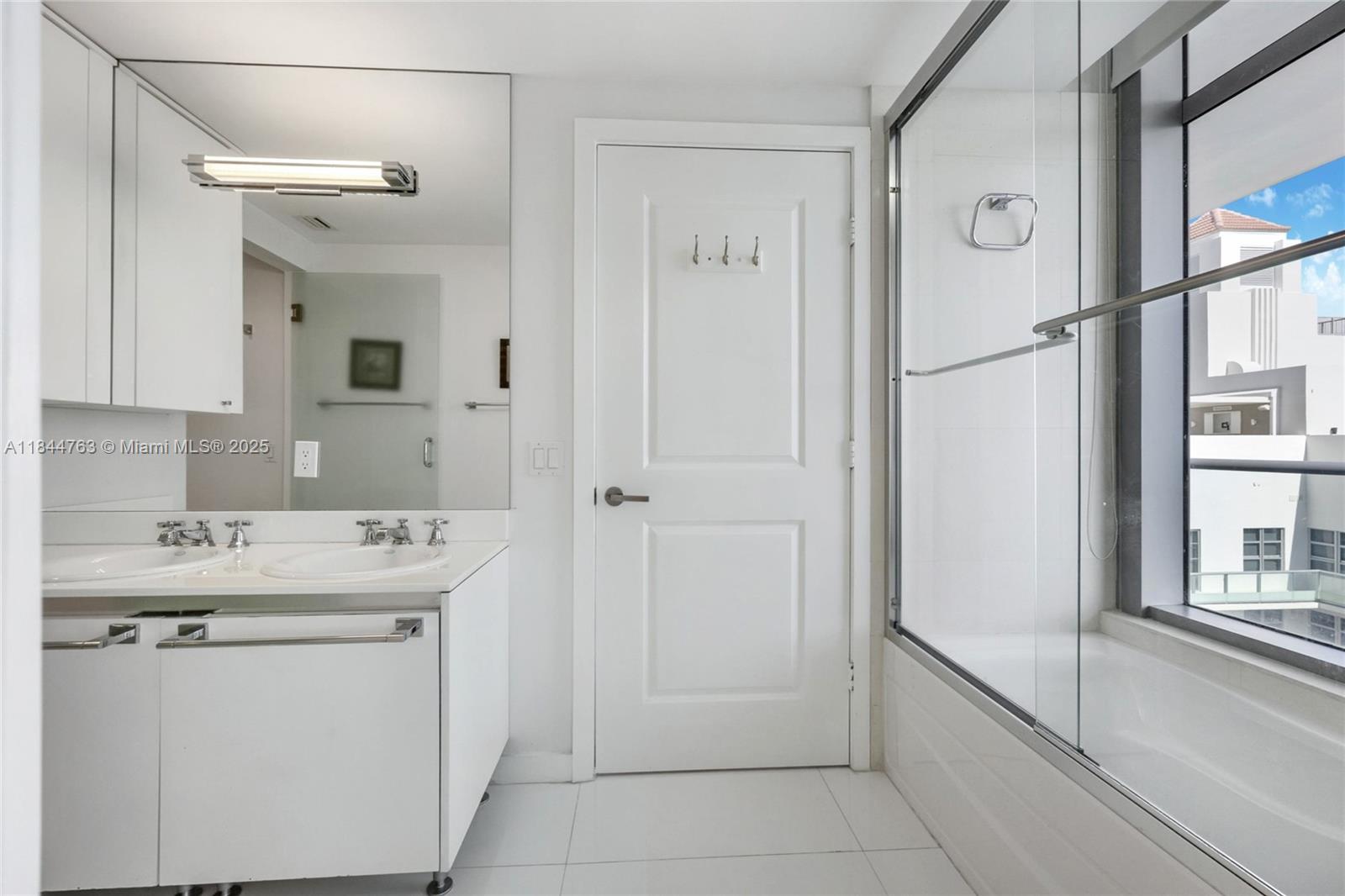 THE CARIBBEAN CONDO - Residential