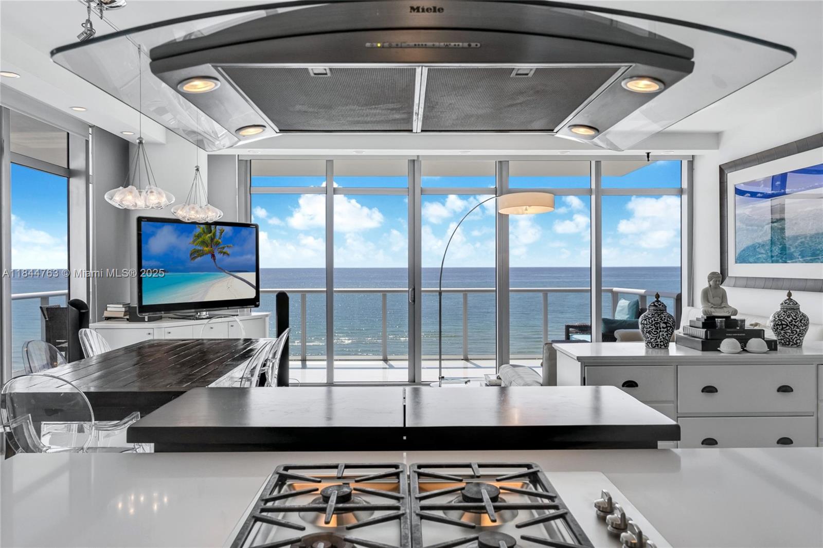 THE CARIBBEAN CONDO - Residential