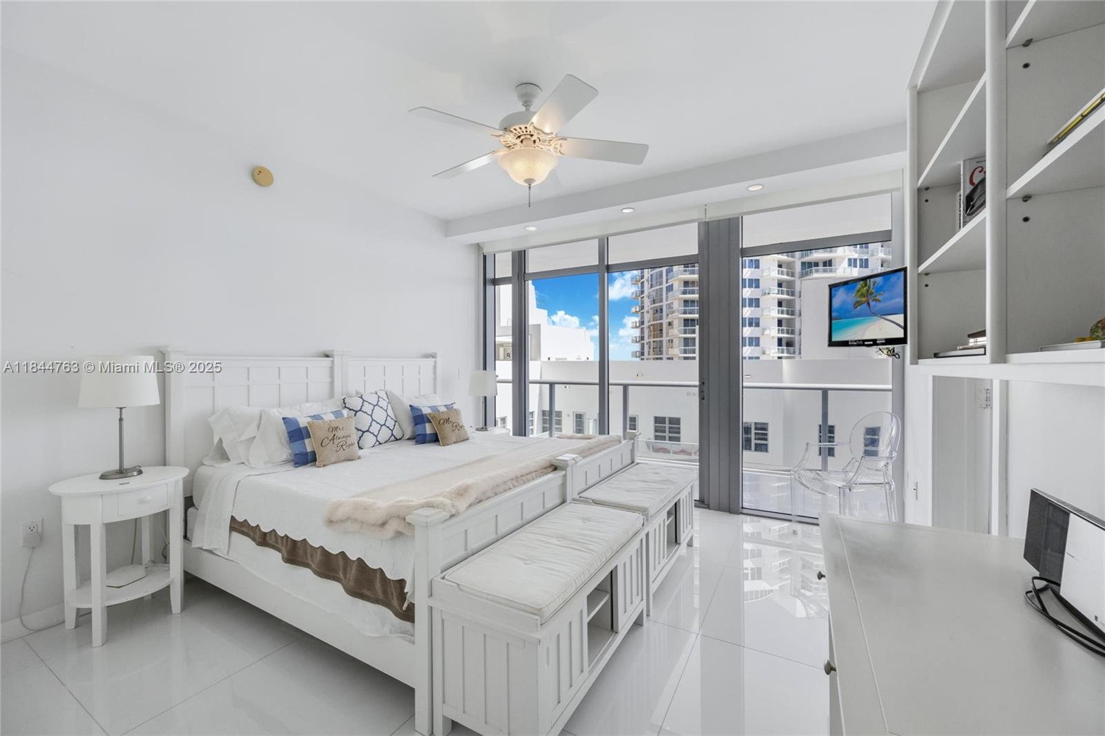 THE CARIBBEAN CONDO - Residential