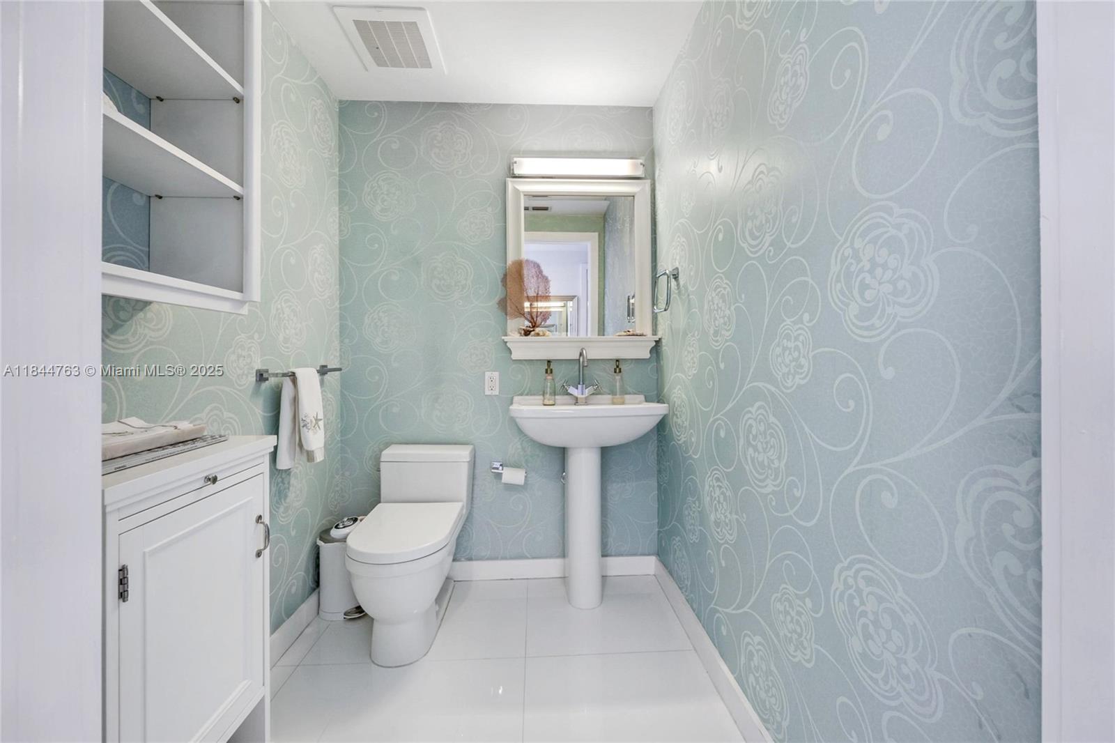 THE CARIBBEAN CONDO - Residential