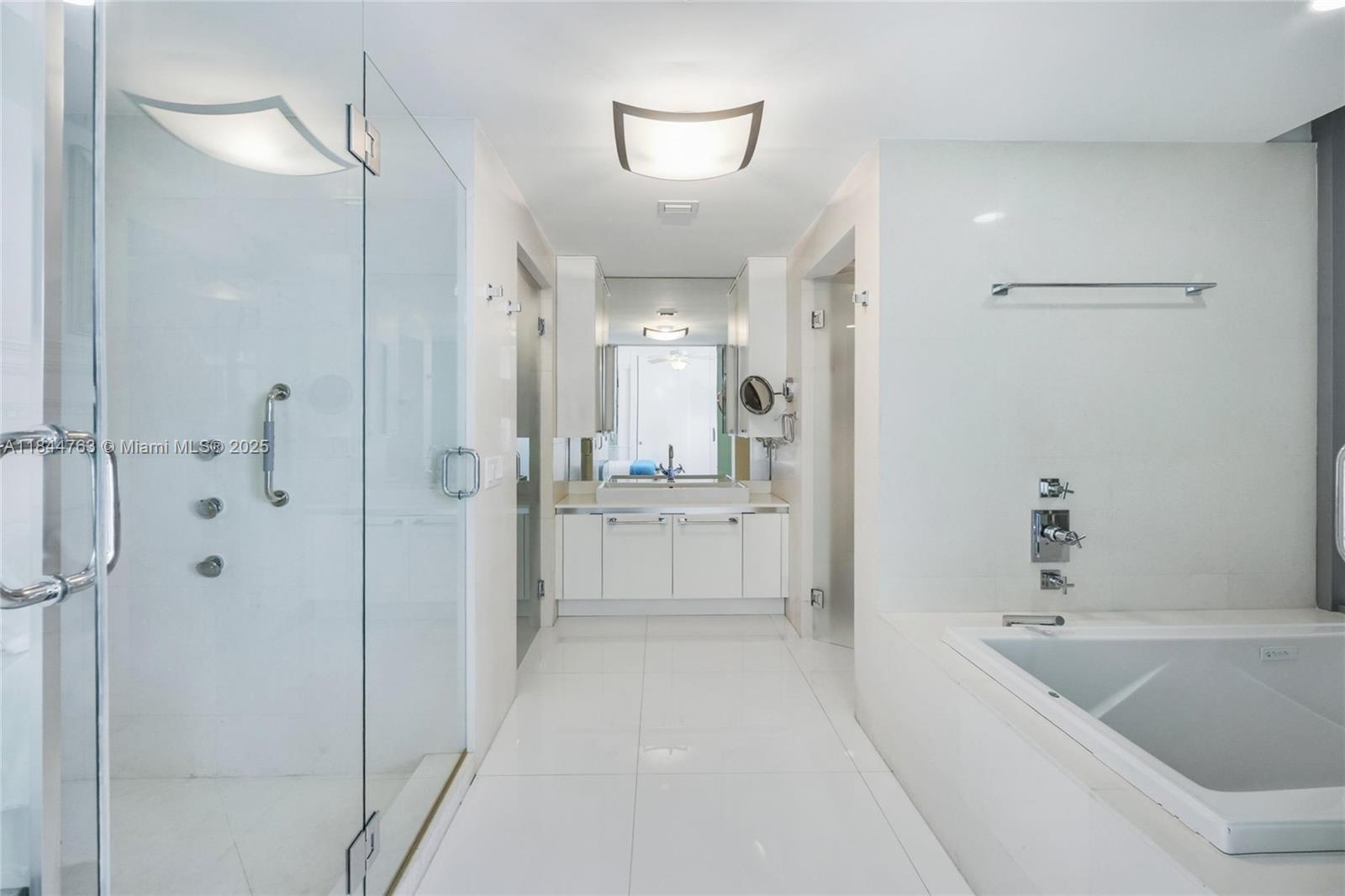 THE CARIBBEAN CONDO - Residential
