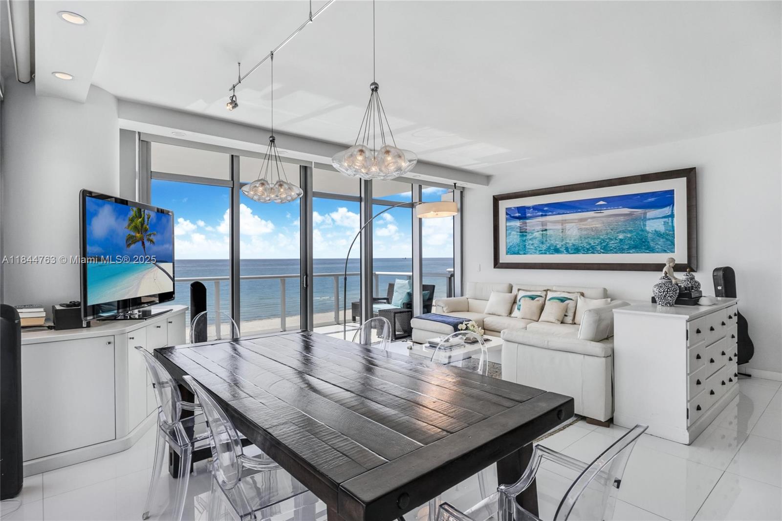 THE CARIBBEAN CONDO - Residential