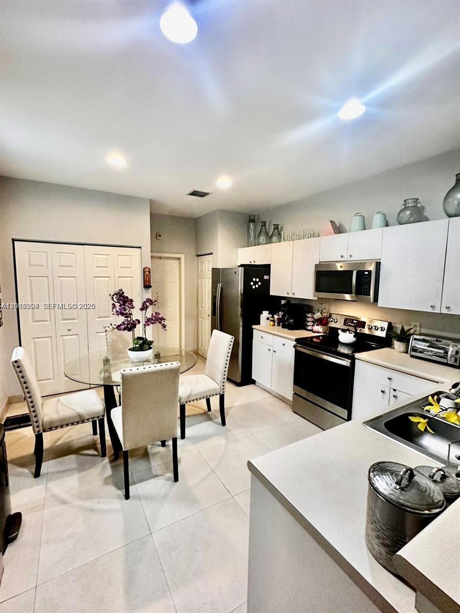 SECTOR 8 9 & 10 PLAT(BLKS - Residential Lease