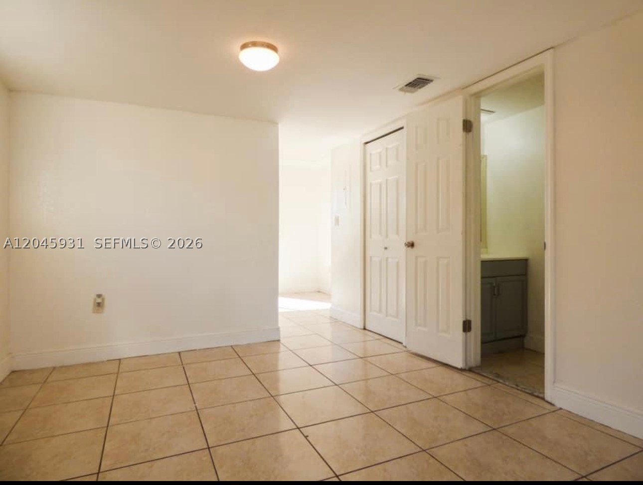 MIRA VILLAS CONDO - Residential Lease