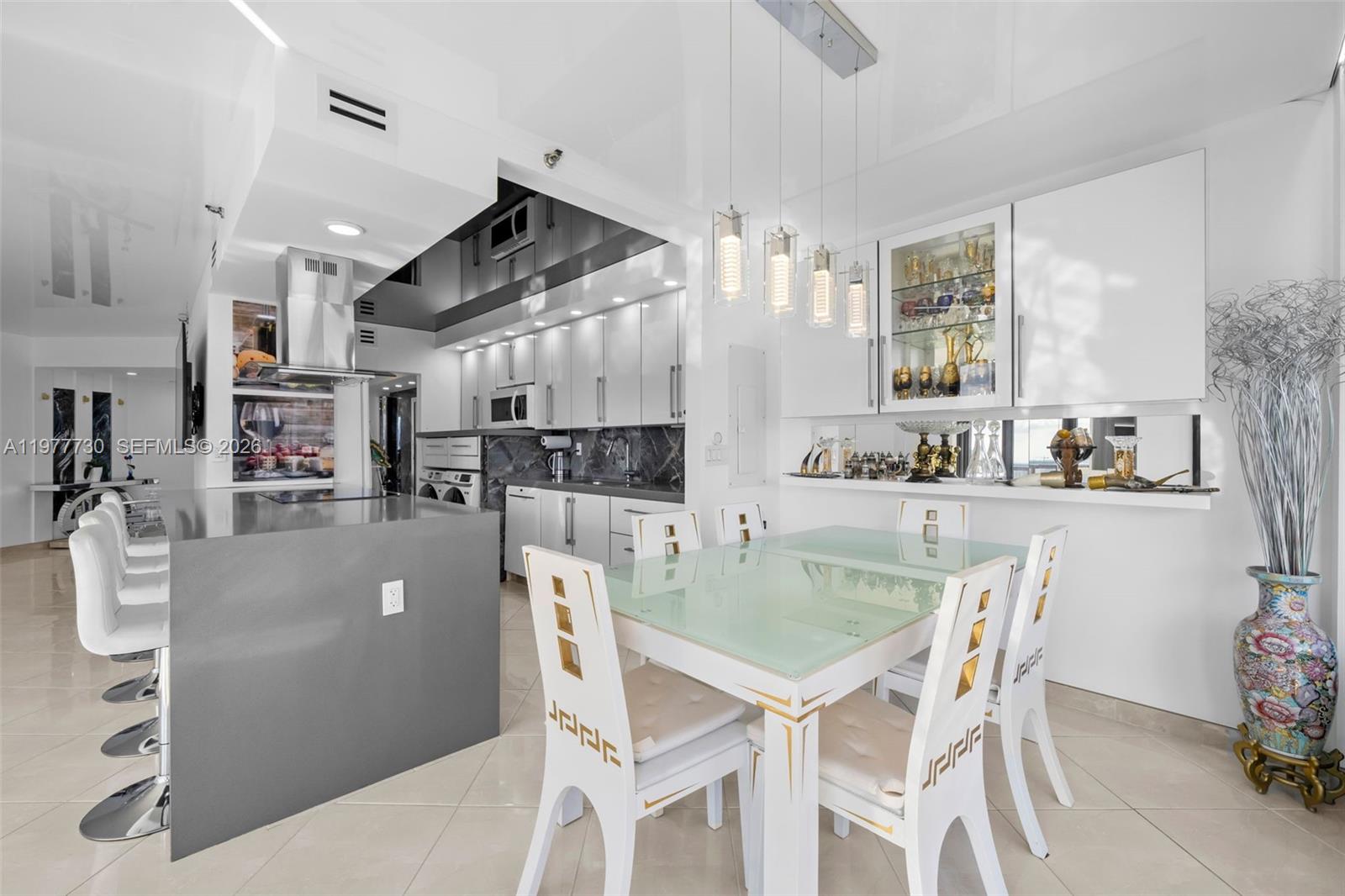 TURNBERRY ISLE SOUTH COND - Residential