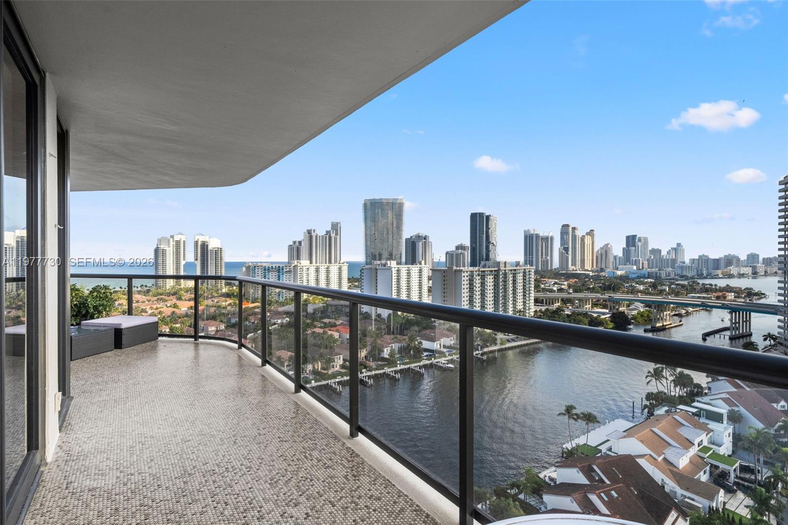 TURNBERRY ISLE SOUTH COND - Residential