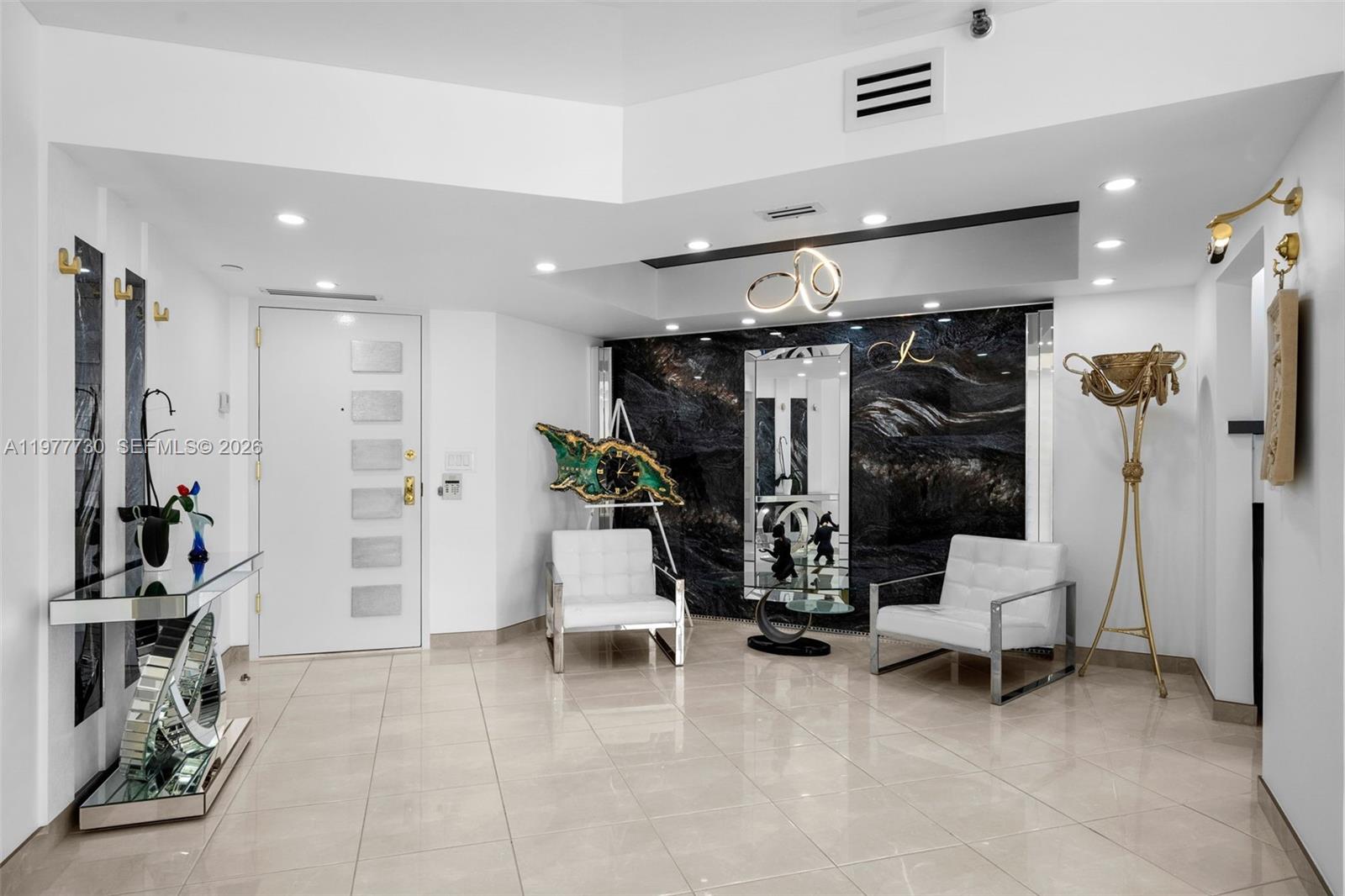 TURNBERRY ISLE SOUTH COND - Residential