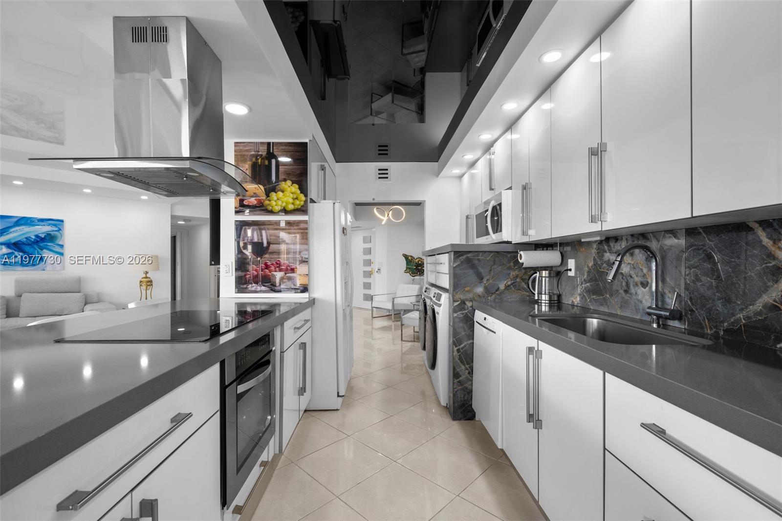 TURNBERRY ISLE SOUTH COND - Residential