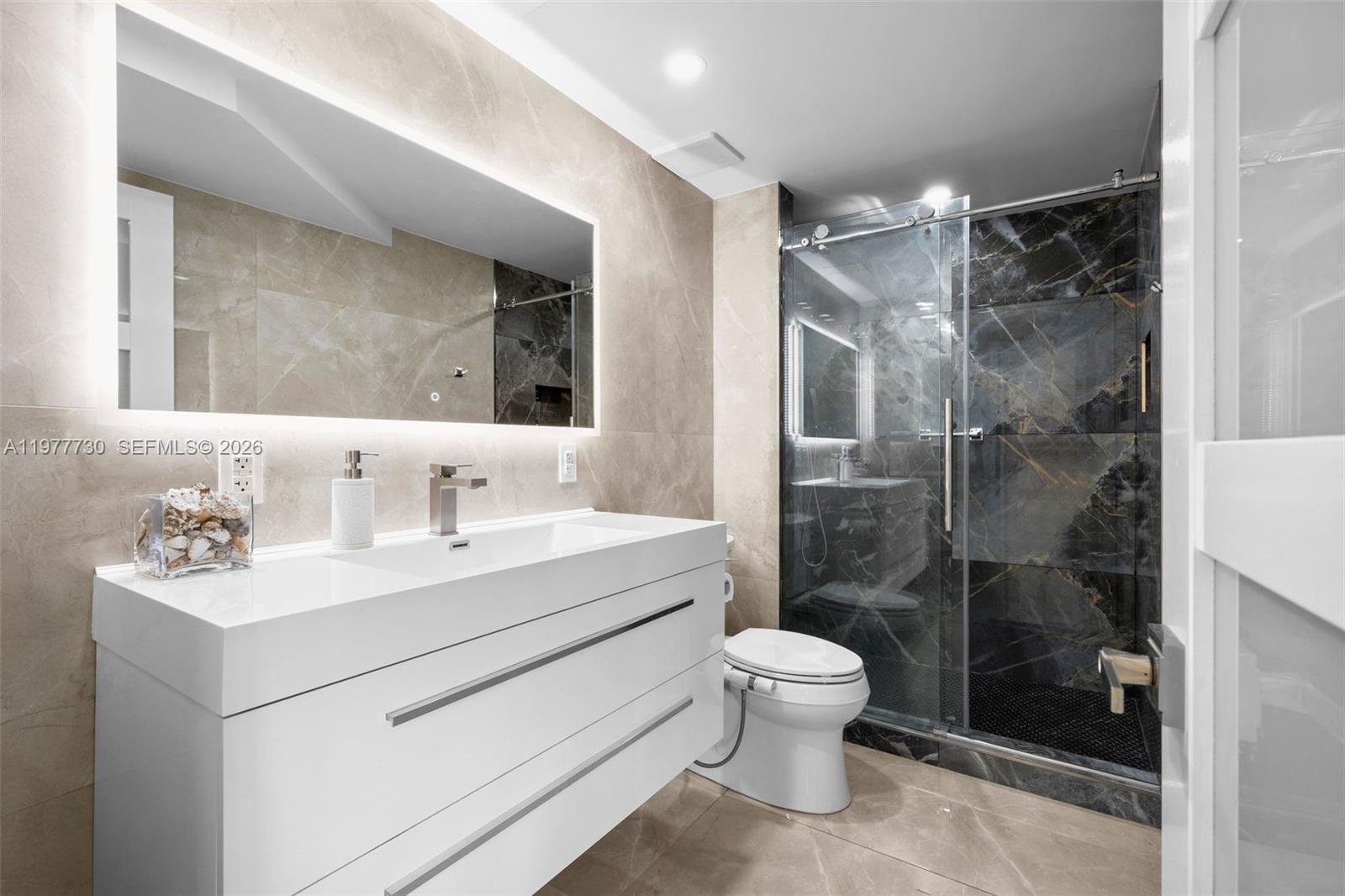 TURNBERRY ISLE SOUTH COND - Residential
