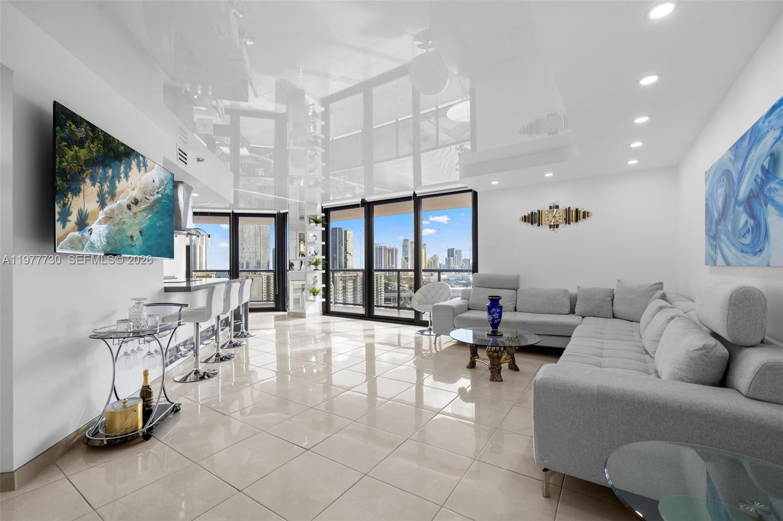 TURNBERRY ISLE SOUTH COND - Residential