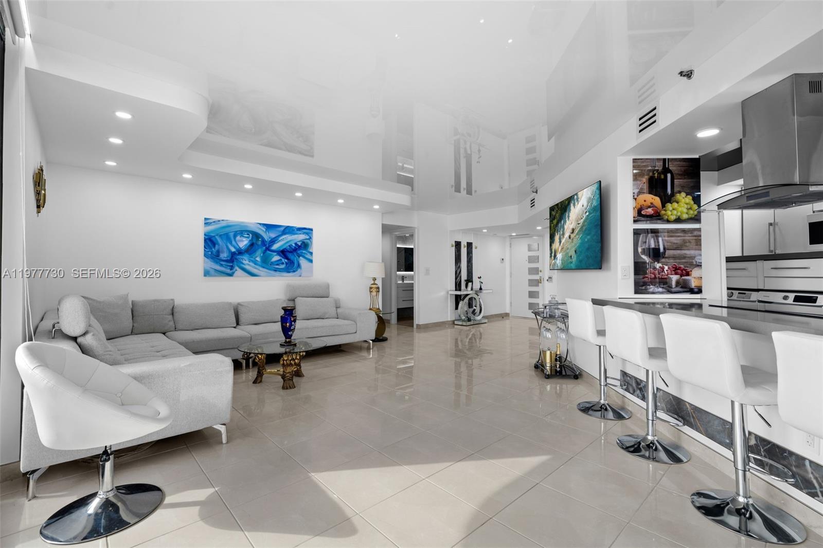 TURNBERRY ISLE SOUTH COND - Residential