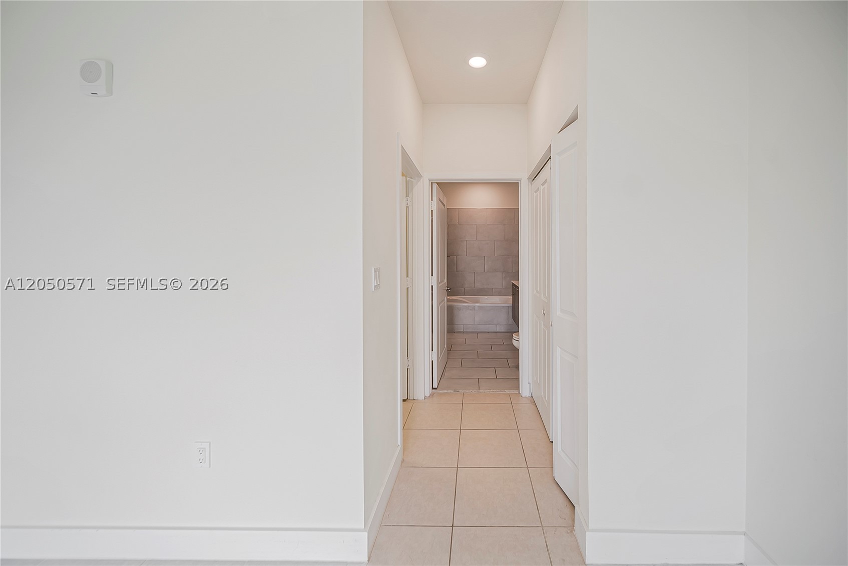 DOWNTOWN DORAL SOUTH PHAS - Residential