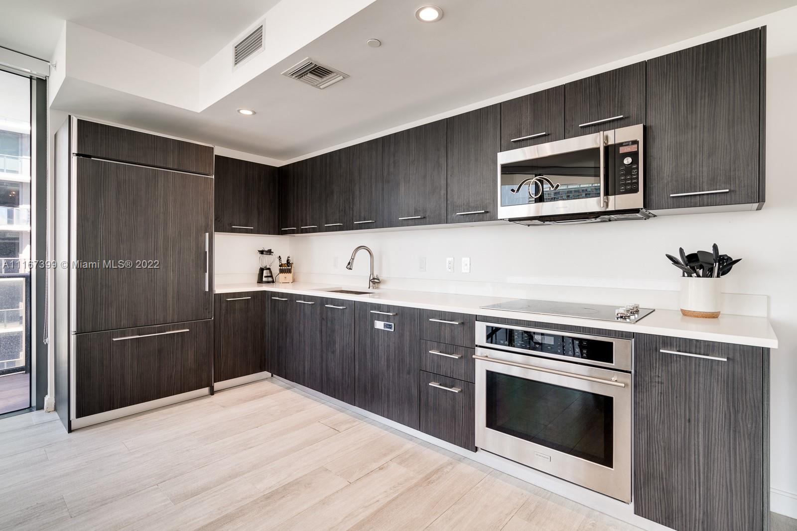 BRICKELL HEIGHTS EAST CON - Residential Lease