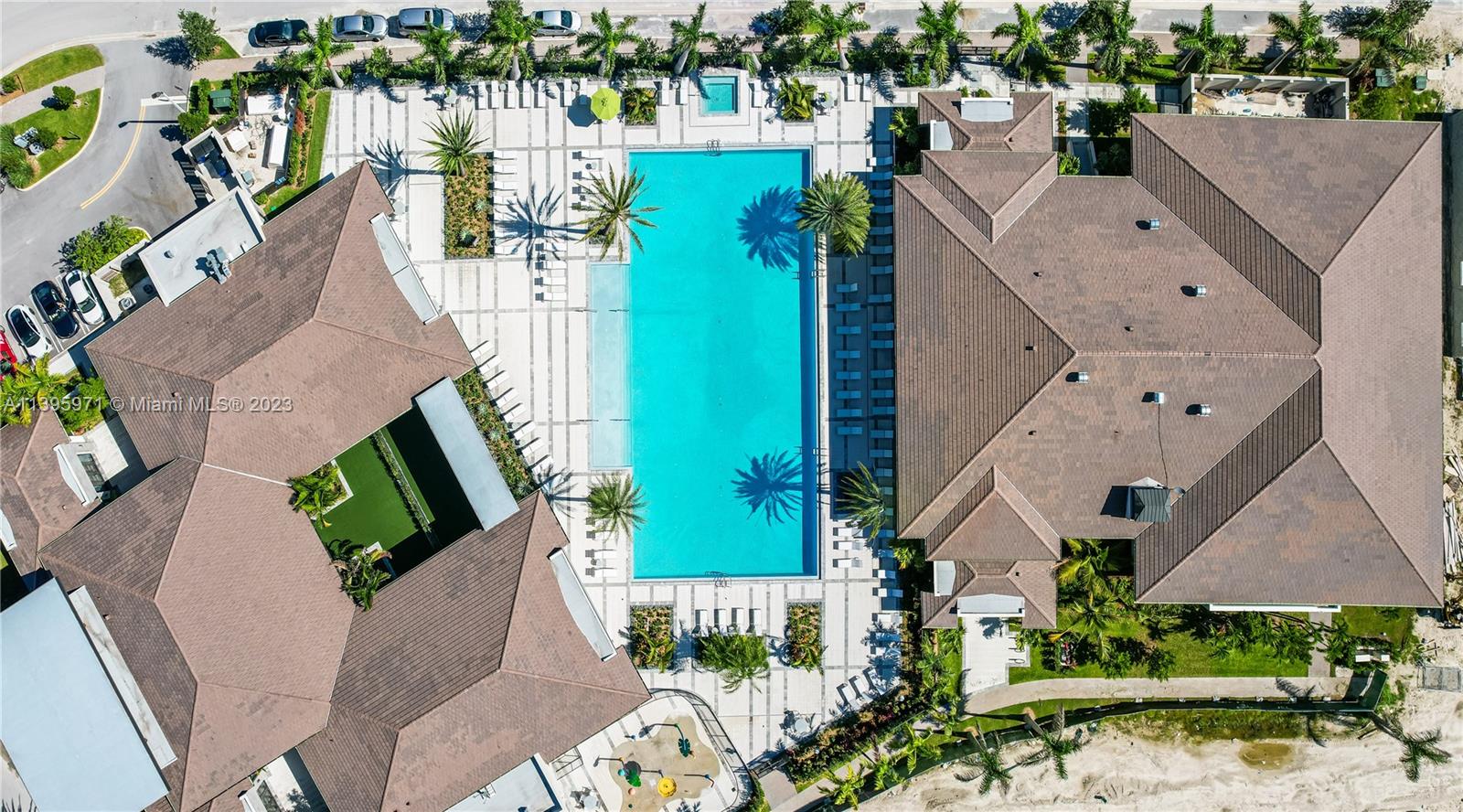 DOWNTOWN DORAL SOUTH PHAS - Residential Lease