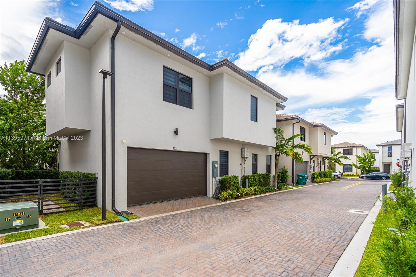 DOWNTOWN DORAL SOUTH PHAS - Residential Lease