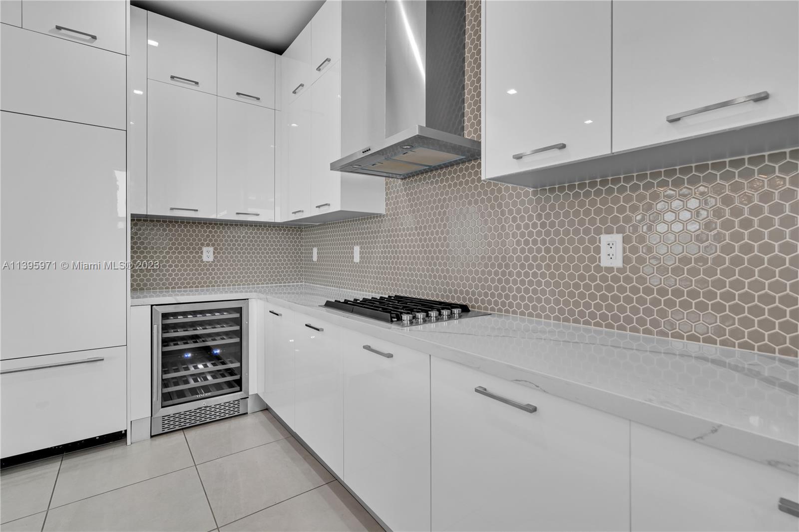 DOWNTOWN DORAL SOUTH PHAS - Residential Lease