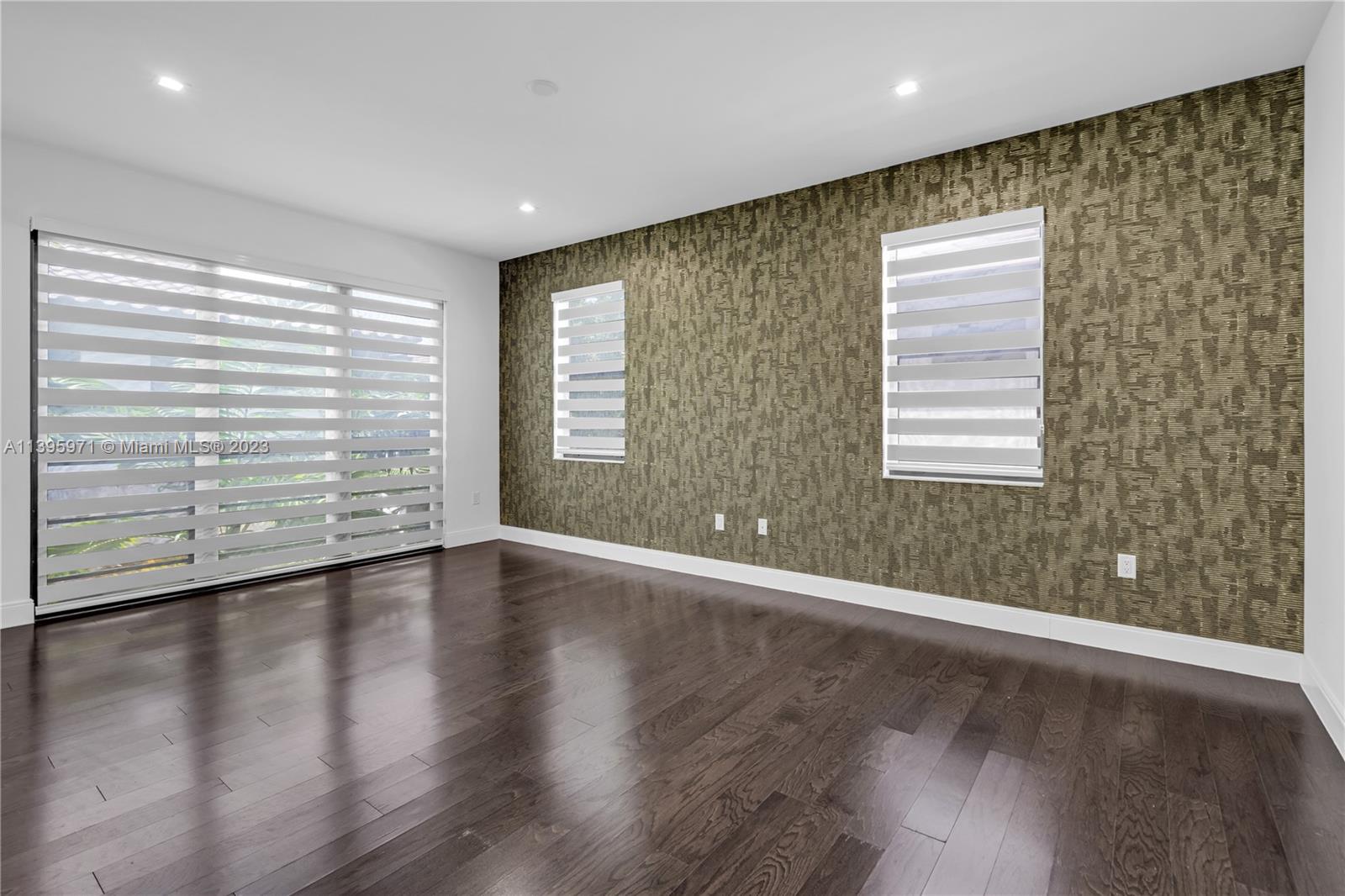 DOWNTOWN DORAL SOUTH PHAS - Residential Lease