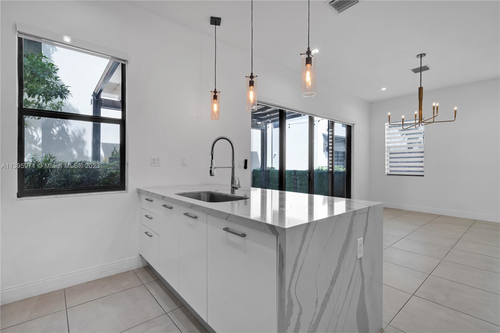 DOWNTOWN DORAL SOUTH PHAS - Residential Lease