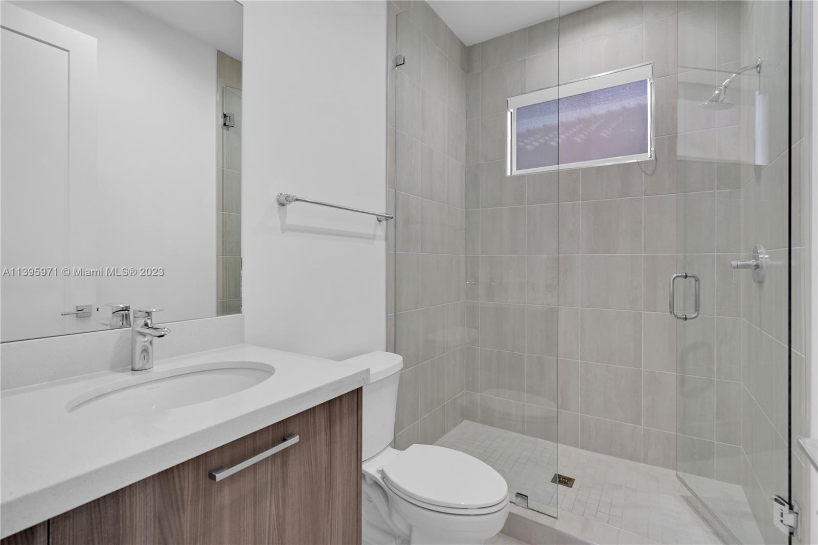 DOWNTOWN DORAL SOUTH PHAS - Residential Lease