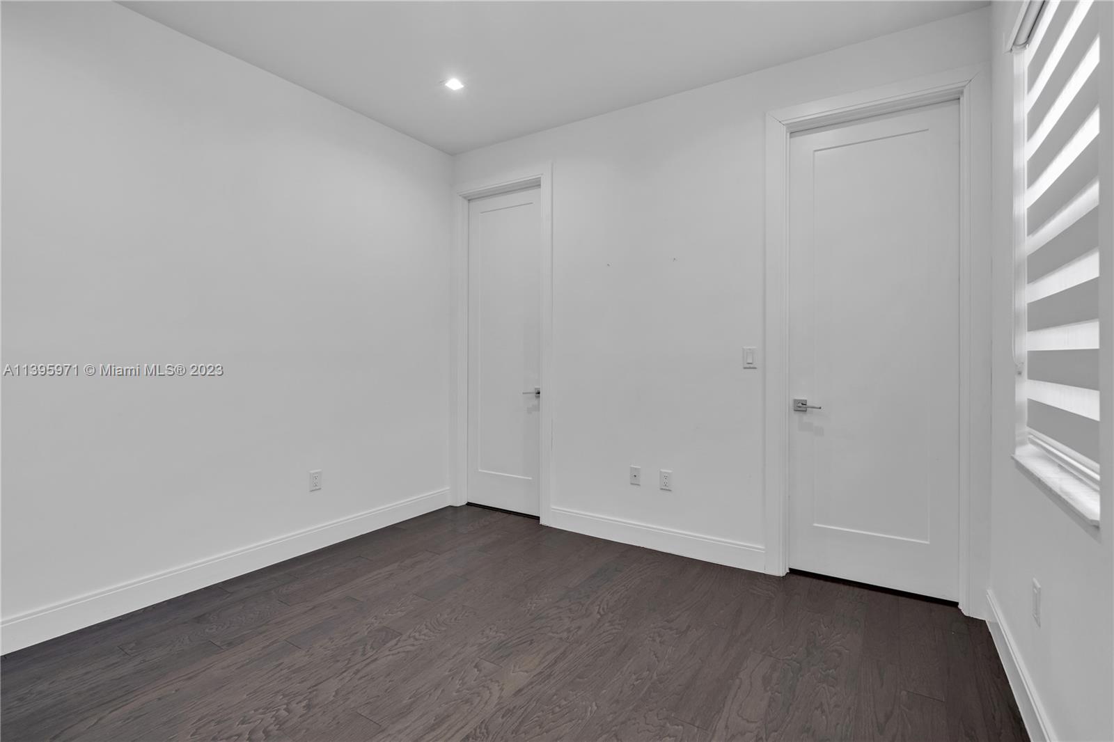 DOWNTOWN DORAL SOUTH PHAS - Residential Lease