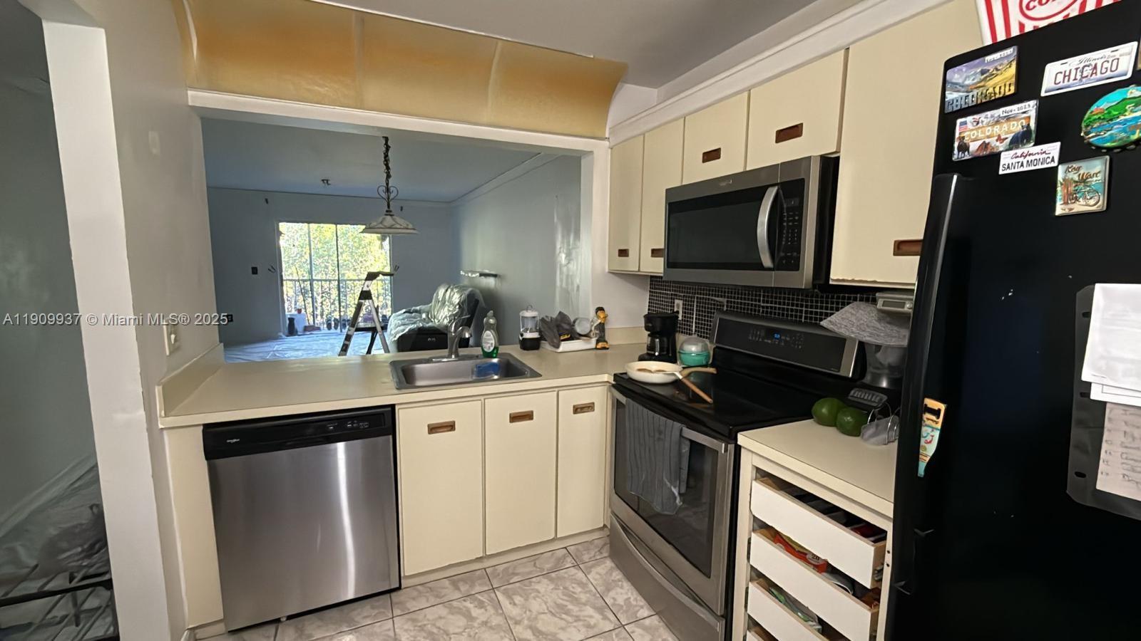 MONTEREY VILLAGE-ONE COND - Residential