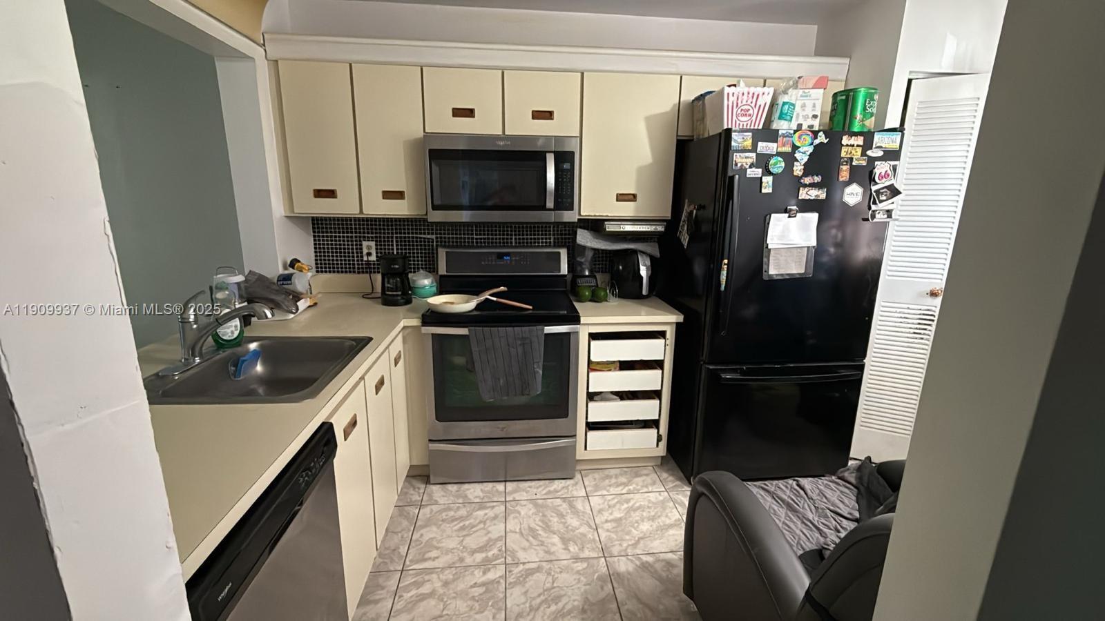 MONTEREY VILLAGE-ONE COND - Residential