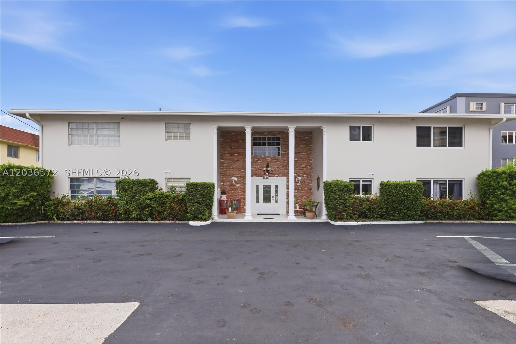 CHIPPER CONDO - Residential