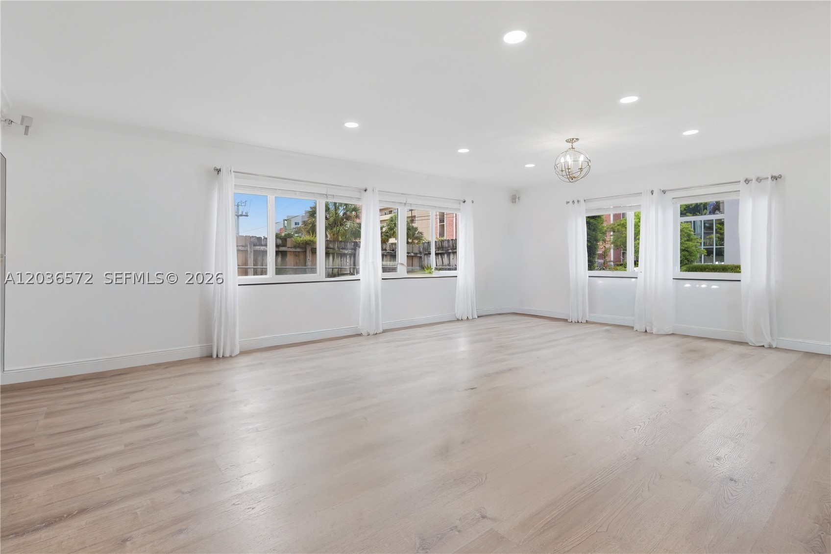 CHIPPER CONDO - Residential