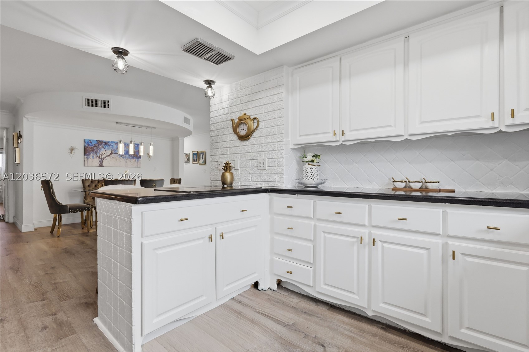 CHIPPER CONDO - Residential